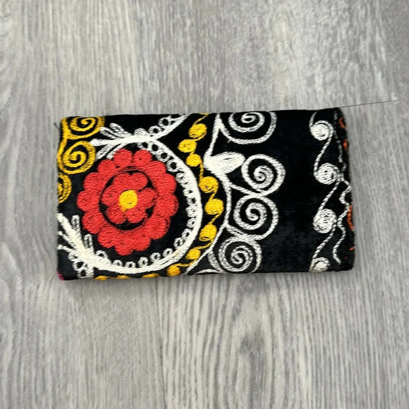 Embroidered Boho Funky TriFold Multicolor Floral Wallet - Picture 2 of 4